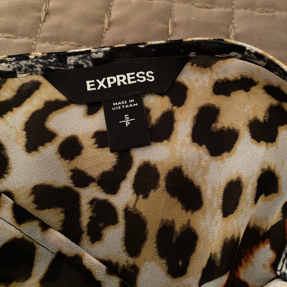 EXPRESS MULTI COLORED/PATTERNED TOP - Picture 7 of 7